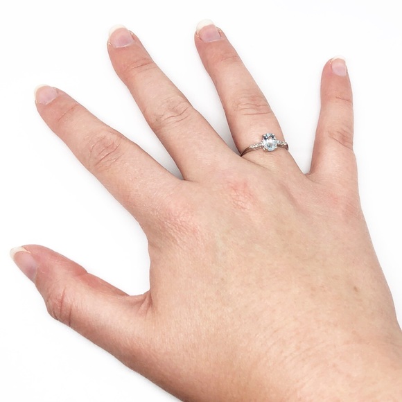 ❌SOLD❌ 10k White Gold Aquamarine & Diamond Ring - Picture 5 of 6